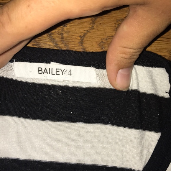 Black and white long shirt - Picture 2 of 3